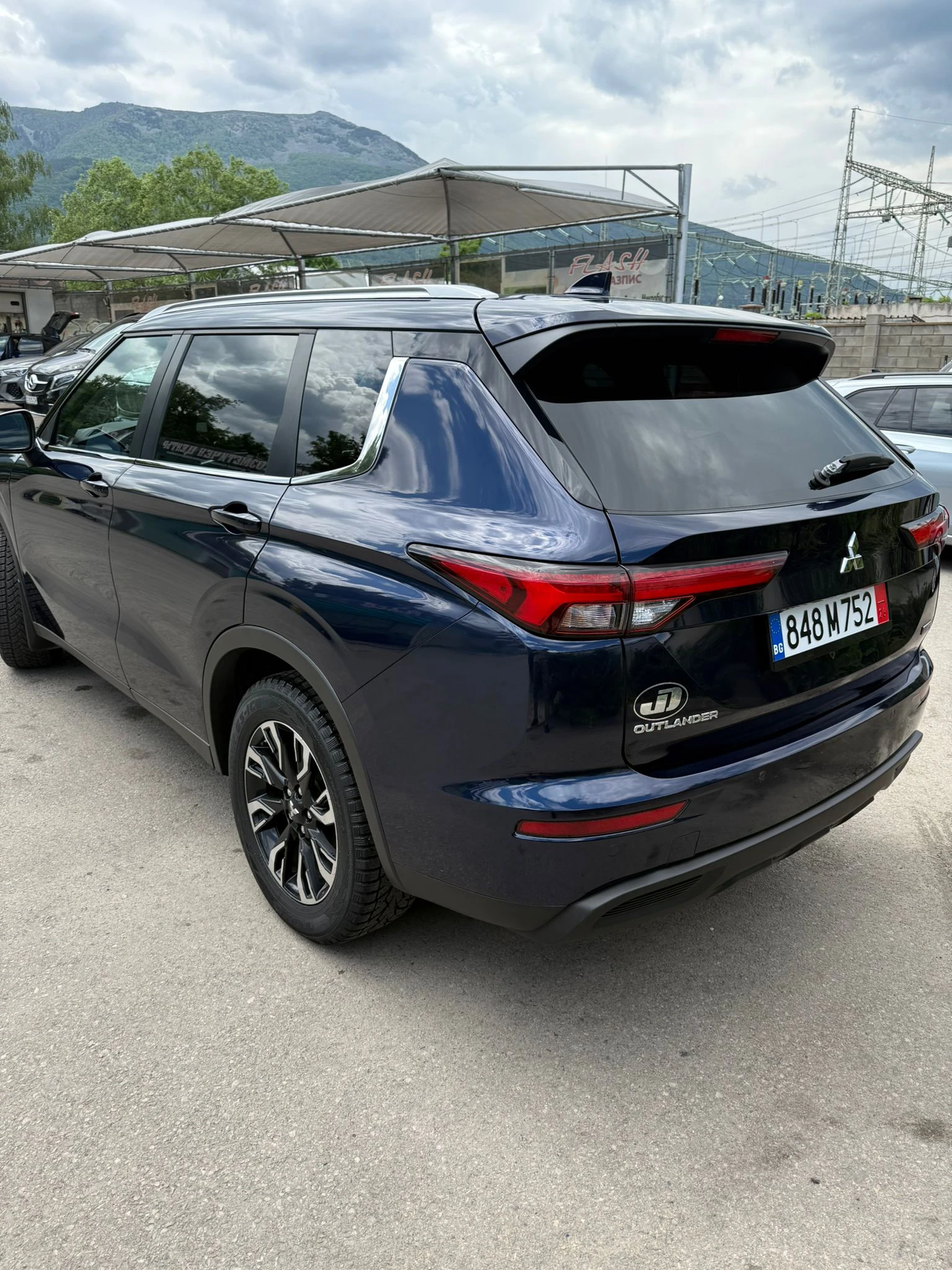 Mitsubishi Outlander SE S-AWC 2.5, снимка 8 - Автомобили и джипове - 54744366