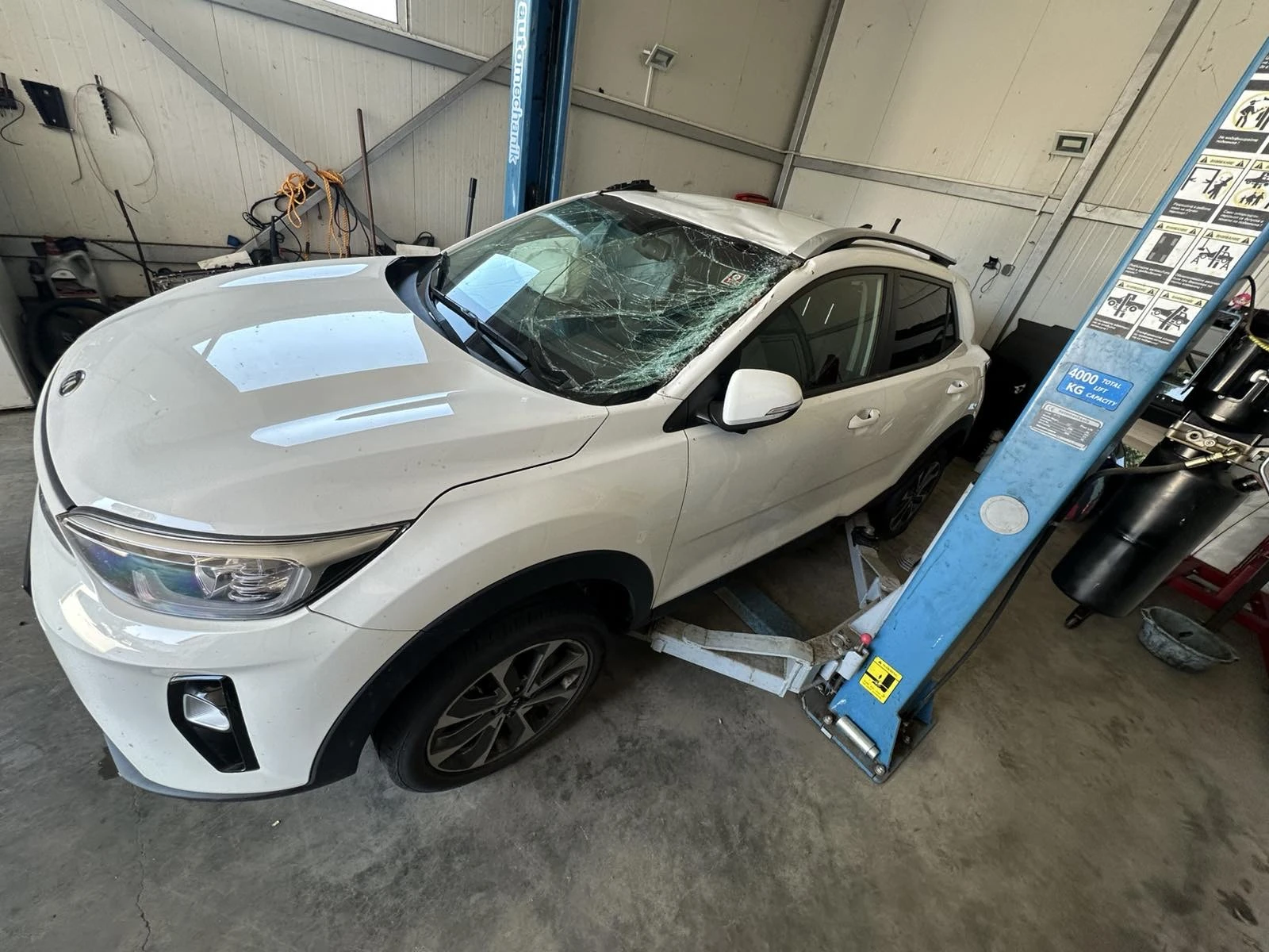 Kia Stonic, снимка 3 - Автомобили и джипове - 55450384