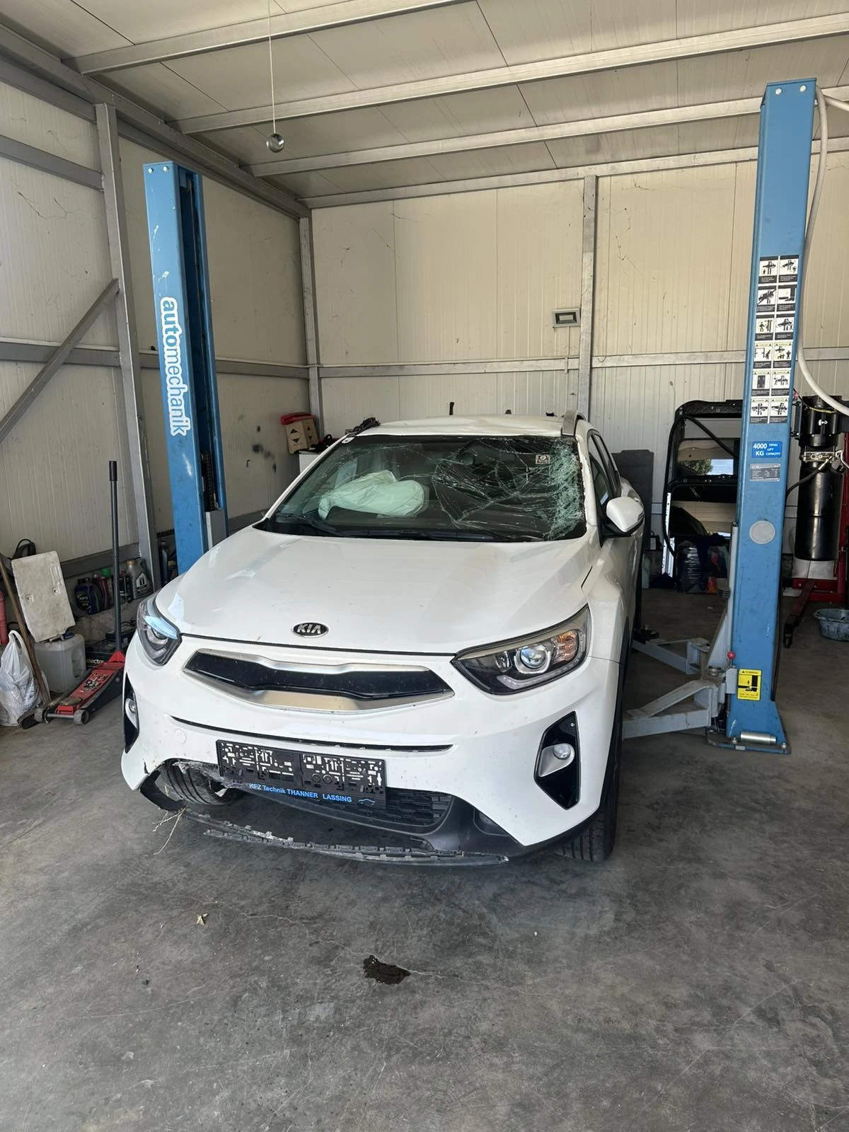 Kia Stonic, снимка 2 - Автомобили и джипове - 55450384
