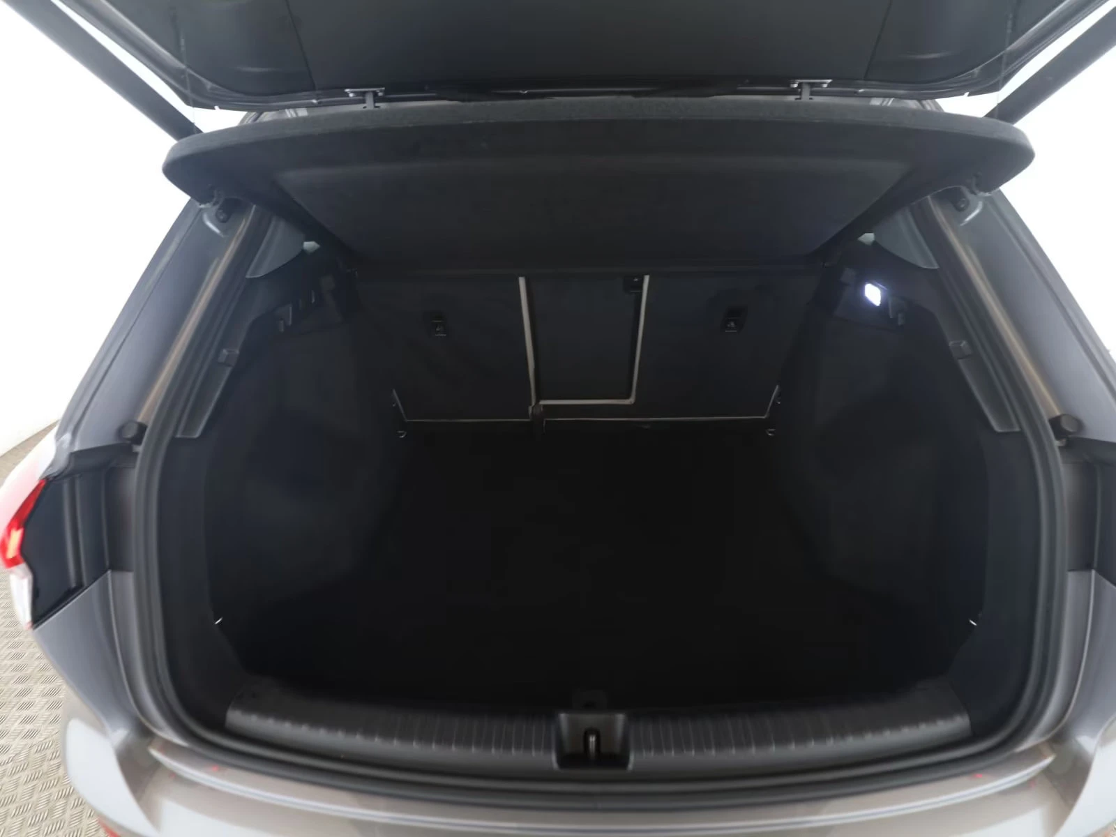 Audi Q4 e-tron/265HP/45/QUATTRO/MATRIX/CAM/MEMO/MMI+ /706z, снимка 9 - Автомобили и джипове - 55553804