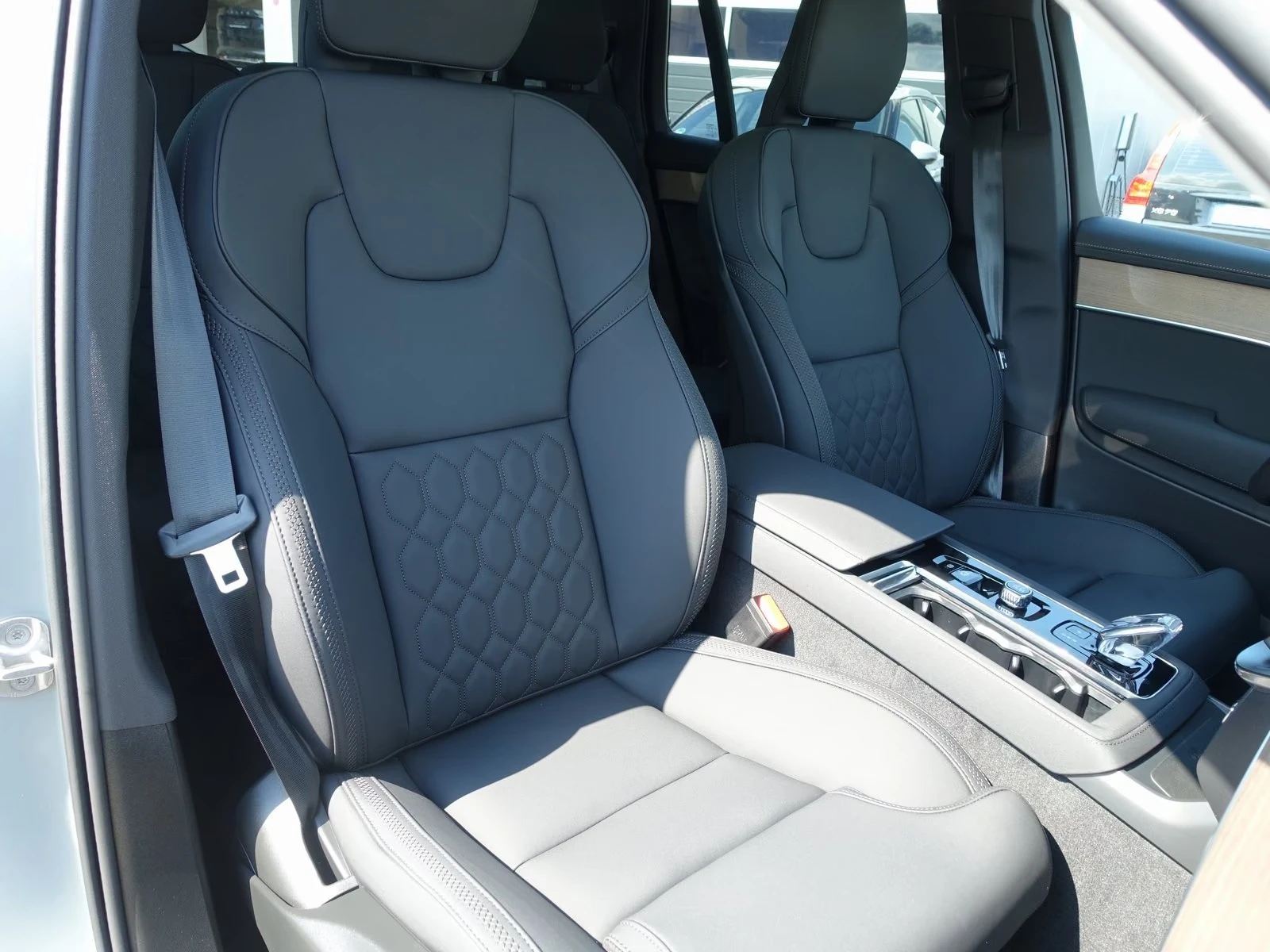 Volvo Xc90 Plus Dark T8 AWD 7seats, снимка 15 - Автомобили и джипове - 55572018