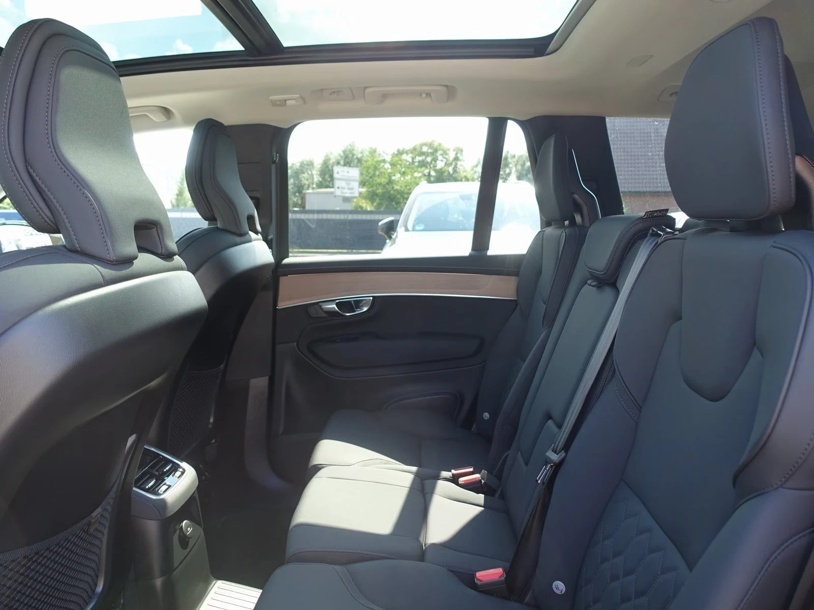 Volvo Xc90 Plus Dark T8 AWD 7seats, снимка 13 - Автомобили и джипове - 55572018