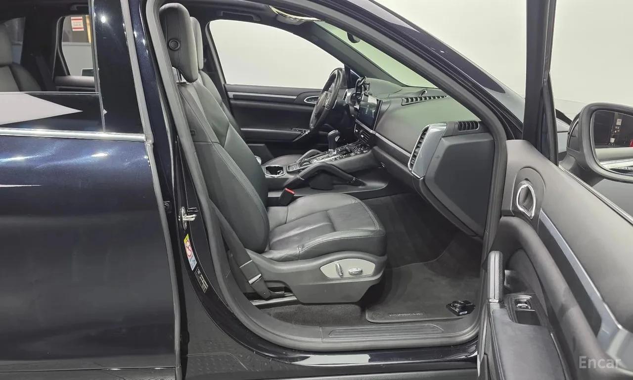 Porsche Cayenne * 3.0 Diesel * АВТОКРЕДИТ БЕЗ ПЪРВОНАЧАЛНА ВНОСКА*, снимка 11 - Автомобили и джипове - 56021561