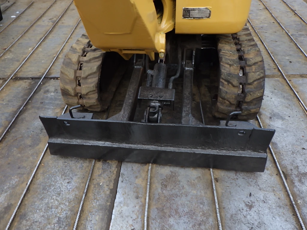 Багер Cat 008CR, снимка 6 - Индустриална техника - 54264453