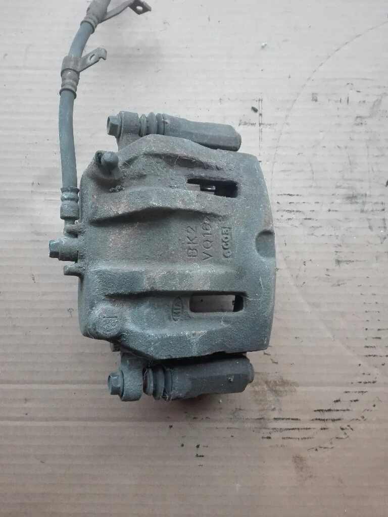 Спирачен апарат преден десен киа карнивал