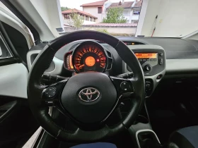 Toyota Aygo 1.0i на76516км купуван от Тойота, Габрово - 6800 € / 13299.64 лв. - 19505912 8