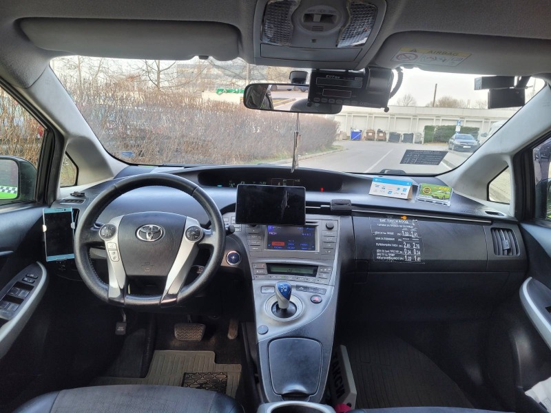 Toyota Prius 1.8 Hybrid Facelift LPG, снимка 5 - Автомобили и джипове - 44623629