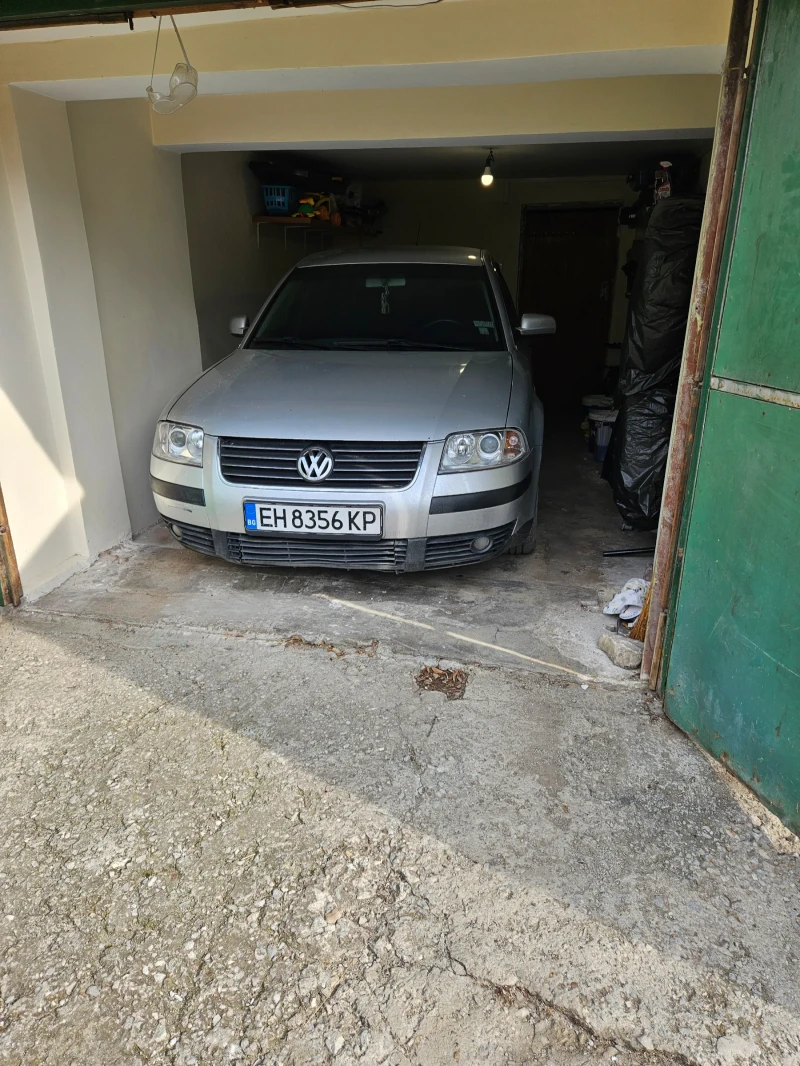 VW Passat 1.9 TDI, снимка 14 - Автомобили и джипове - 48933802