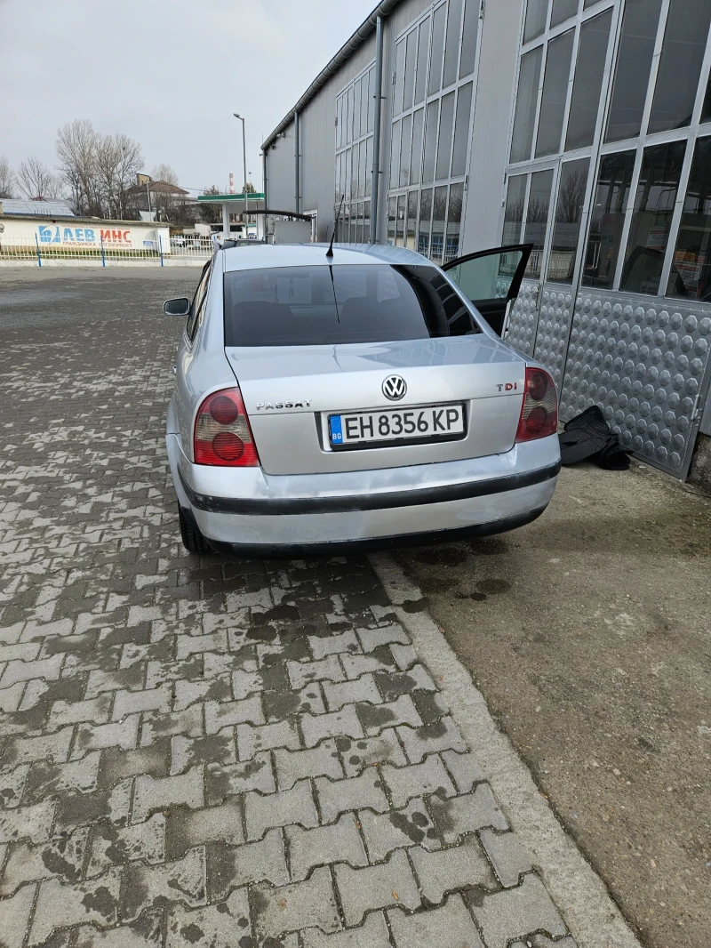 VW Passat 1.9 TDI, снимка 7 - Автомобили и джипове - 48933802