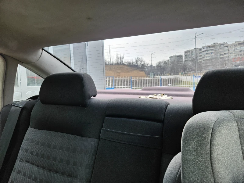 VW Passat 1.9 TDI, снимка 11 - Автомобили и джипове - 48933802