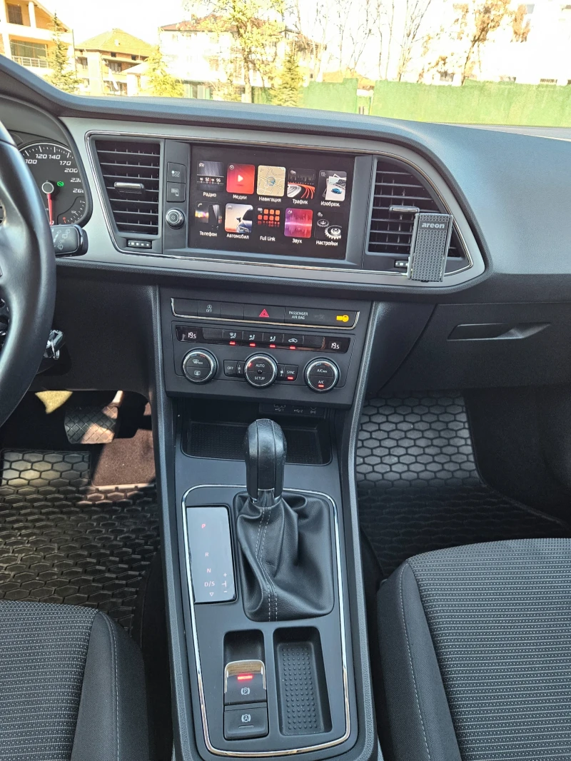 Seat Leon 1.6 tdi, снимка 12 - Автомобили и джипове - 49575610