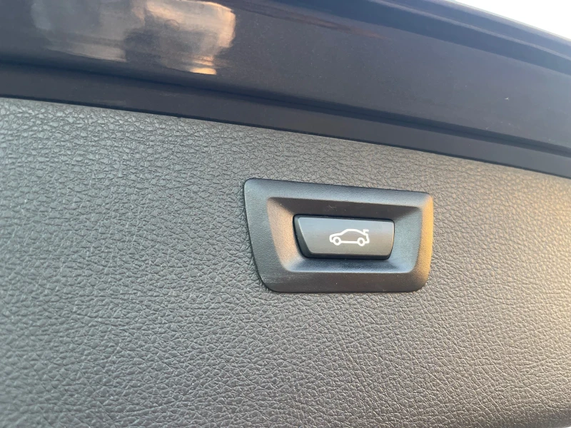 BMW 330 xDrive, Harman/Kardon, рекаро, подогрев, Асистент , снимка 9 - Автомобили и джипове - 51817163