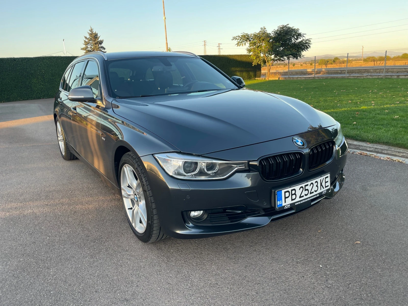 BMW 330 xDrive, Harman/Kardon, рекаро, подогрев, Асистент , снимка 1