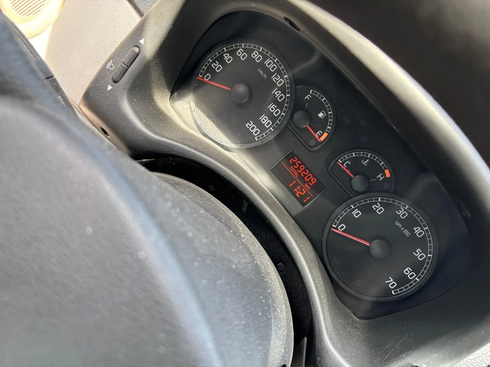 Fiat Punto 1.9jtd, 85кс.05г, 5вр.Климатик, Италия  - изображение 5