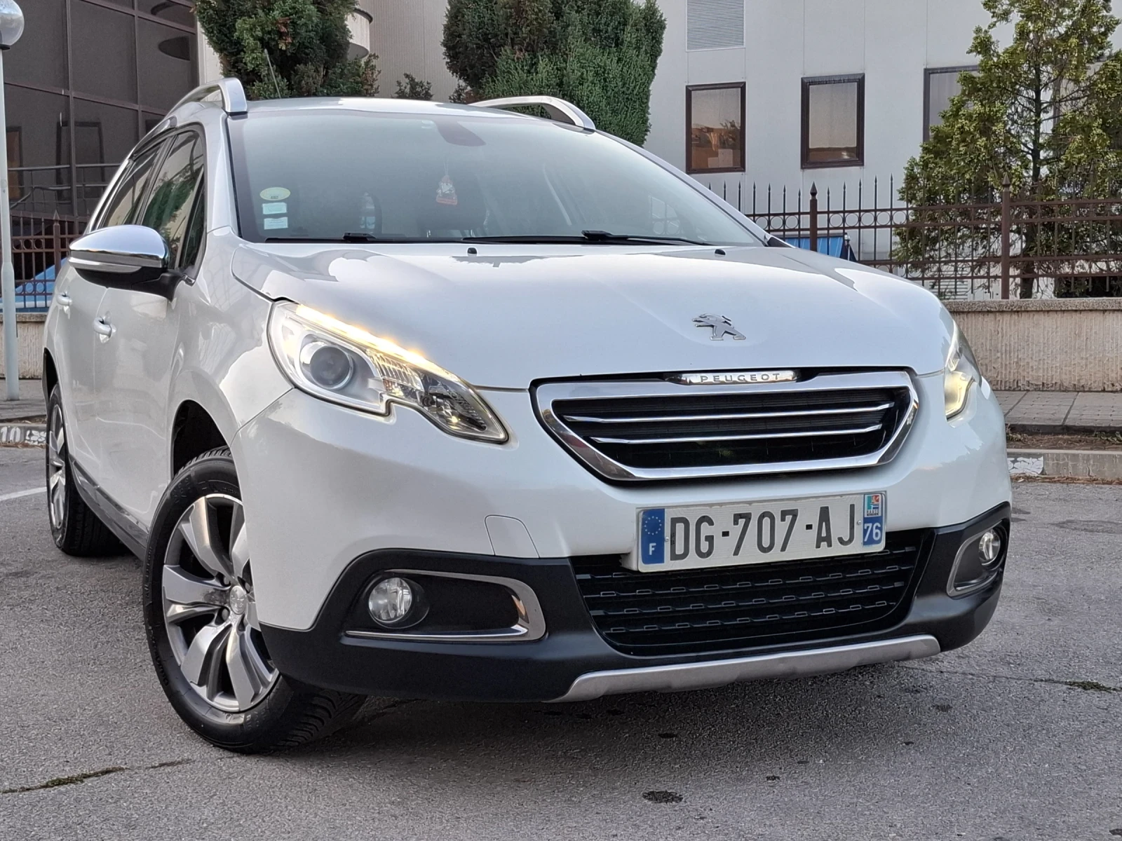 Peugeot 2008 1.6 e-HDI 92hp * КЛИМАТРОНИК * EURO 5 * ЛИЗИНГ *  - изображение 8