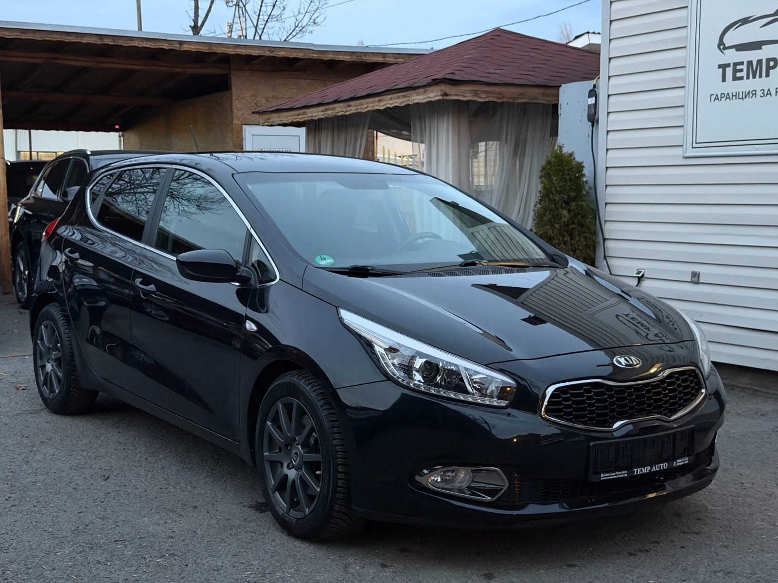Kia Ceed 1.4i1* СЪС СЕРВИЗНА С ПЪЛНА СЕРВИЗНА ИСТОРИЯ  - изображение 3