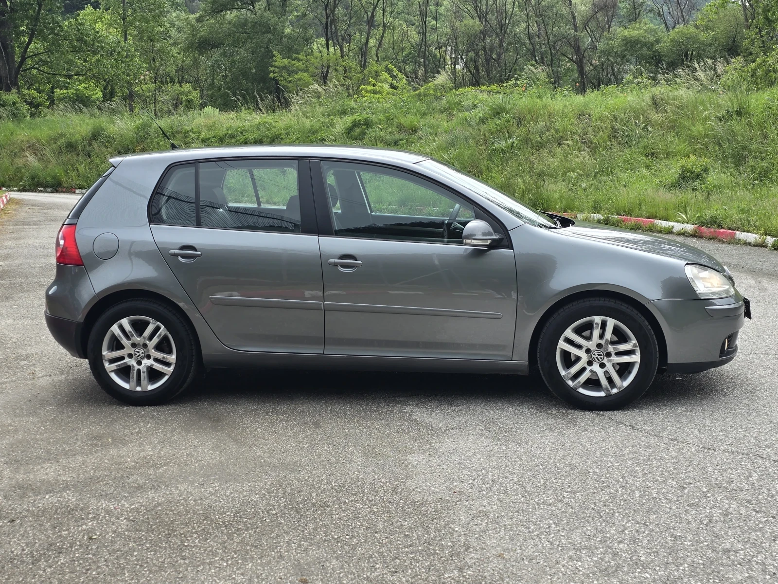 VW Golf 1.6 бензин стария мотор, снимка 5 - Автомобили и джипове - 54584228