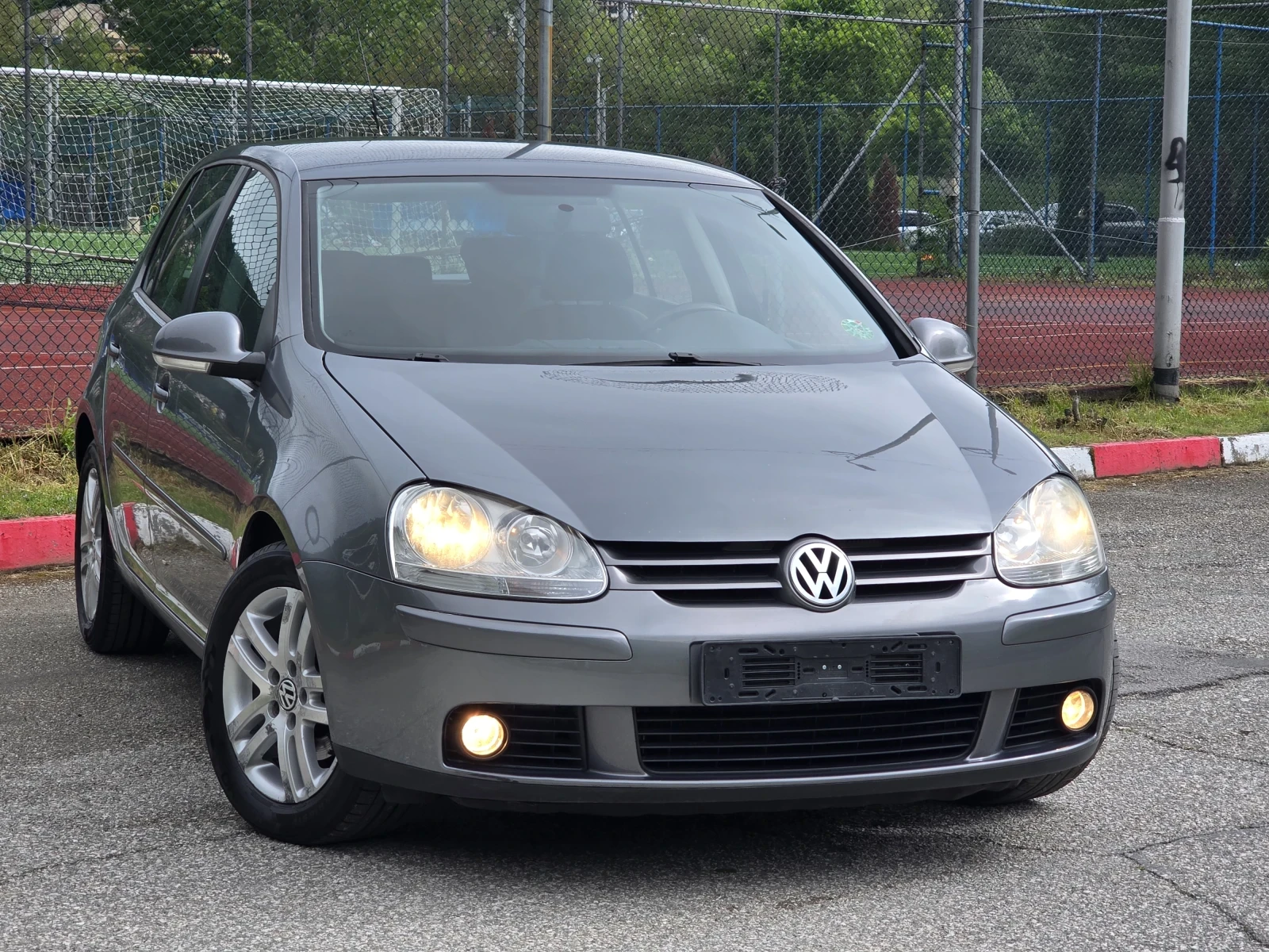 VW Golf 1.6 бензин стария мотор, снимка 2 - Автомобили и джипове - 54584228