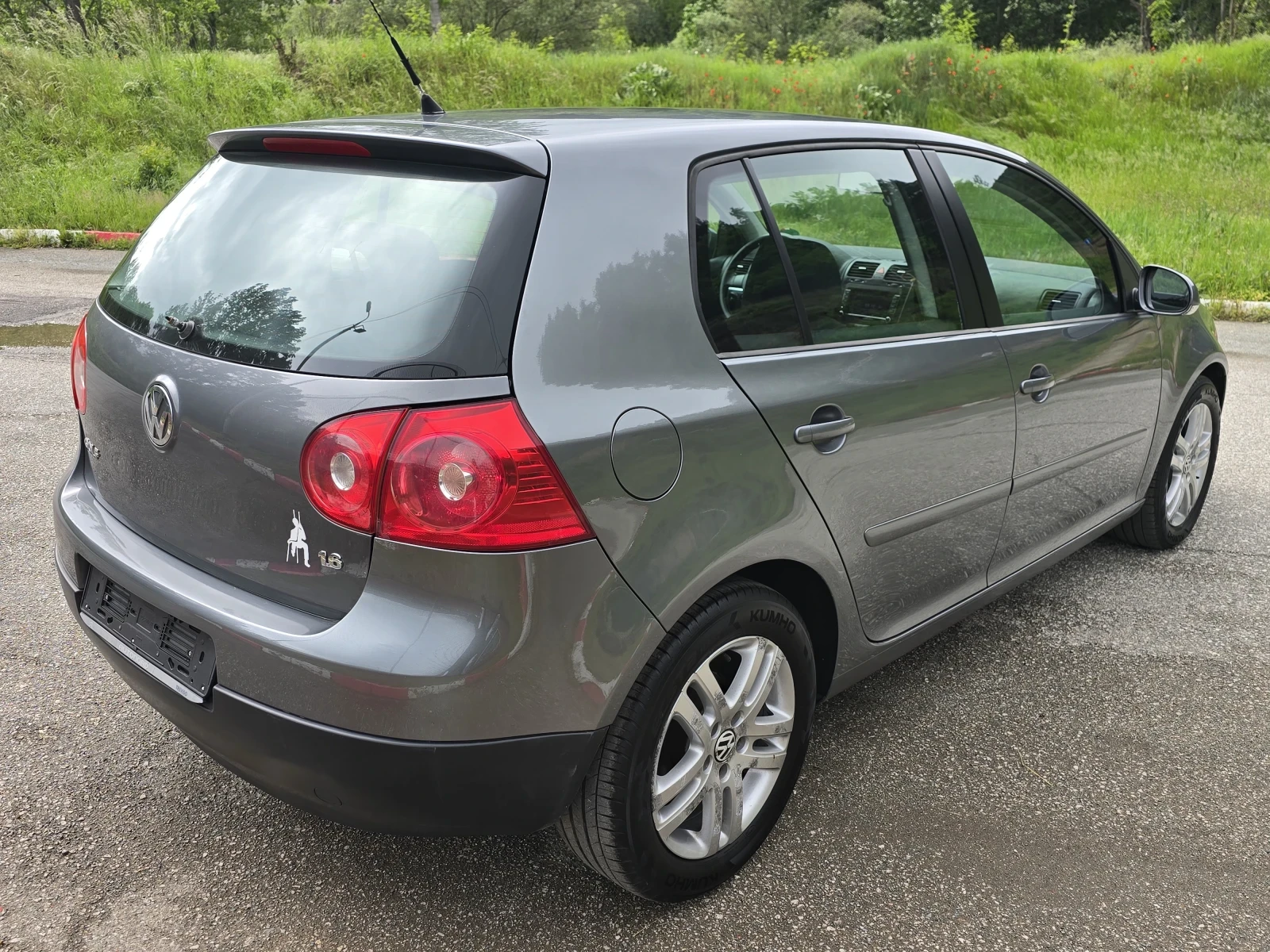 VW Golf 1.6 бензин стария мотор, снимка 10 - Автомобили и джипове - 54584228