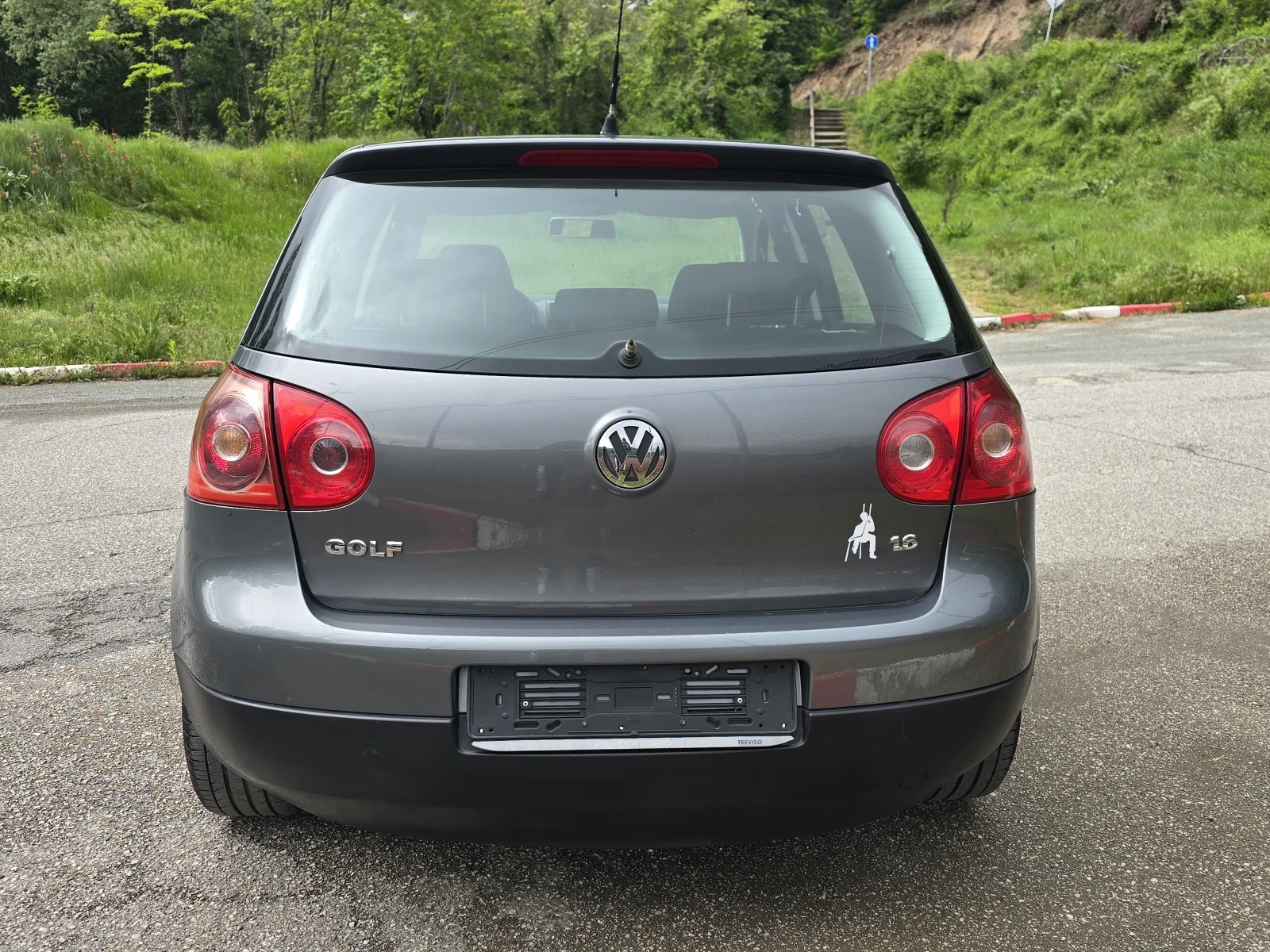 VW Golf 1.6 бензин стария мотор, снимка 9 - Автомобили и джипове - 54584228