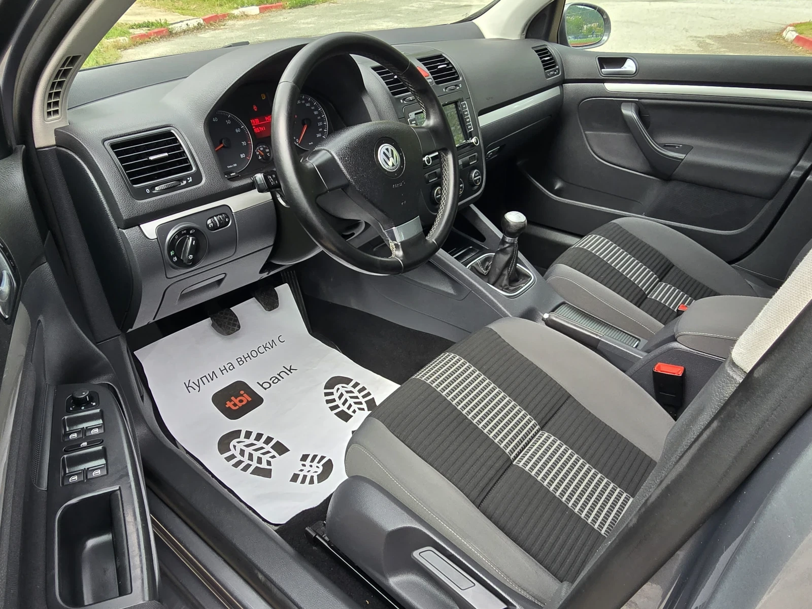 VW Golf 1.6 бензин стария мотор, снимка 14 - Автомобили и джипове - 54584228