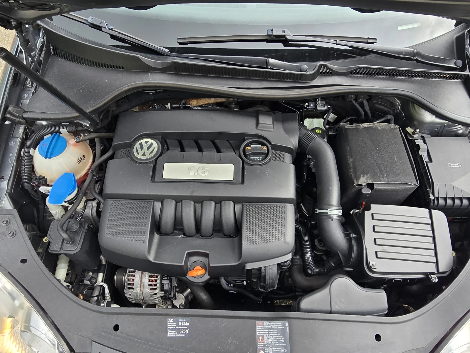 VW Golf 1.6 бензин стария мотор, снимка 17 - Автомобили и джипове - 54584228