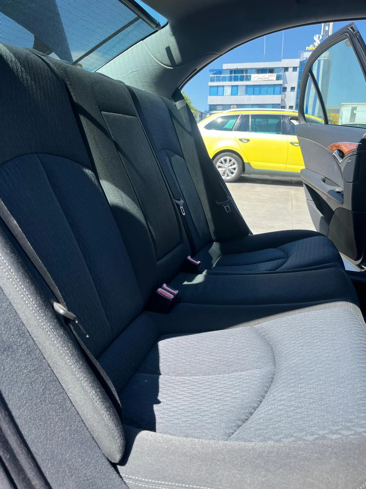 Mercedes-Benz E 270 CDI Elegance, снимка 12 - Автомобили и джипове - 54626649