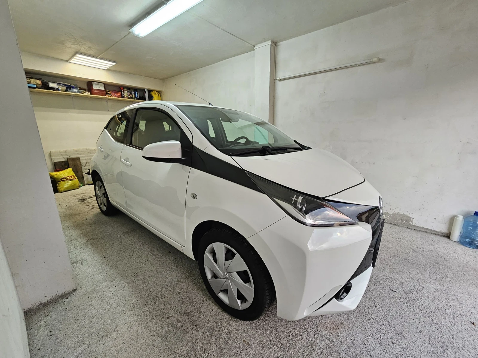 Toyota Aygo 1.0i на76516км купуван от Тойота, Габрово, снимка 2 - Автомобили и джипове - 54730914
