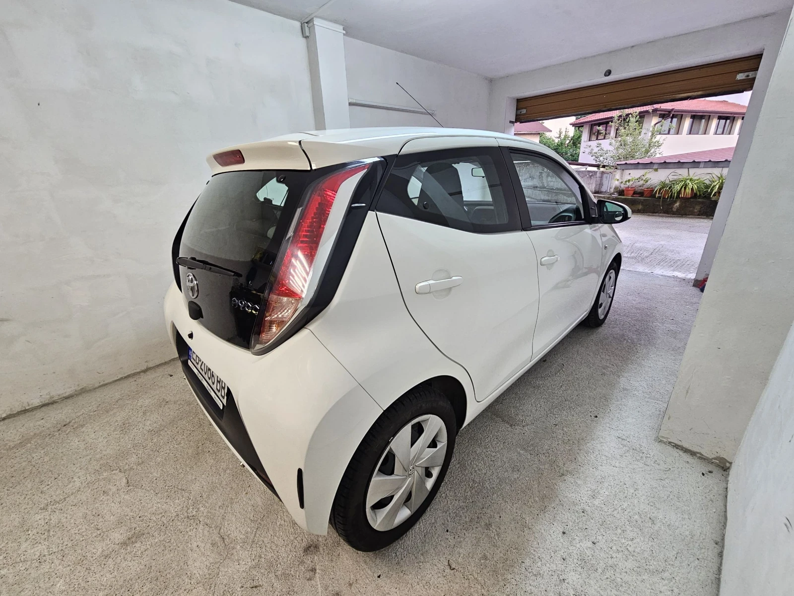 Toyota Aygo 1.0i на76516км купуван от Тойота, Габрово, снимка 6 - Автомобили и джипове - 54730914