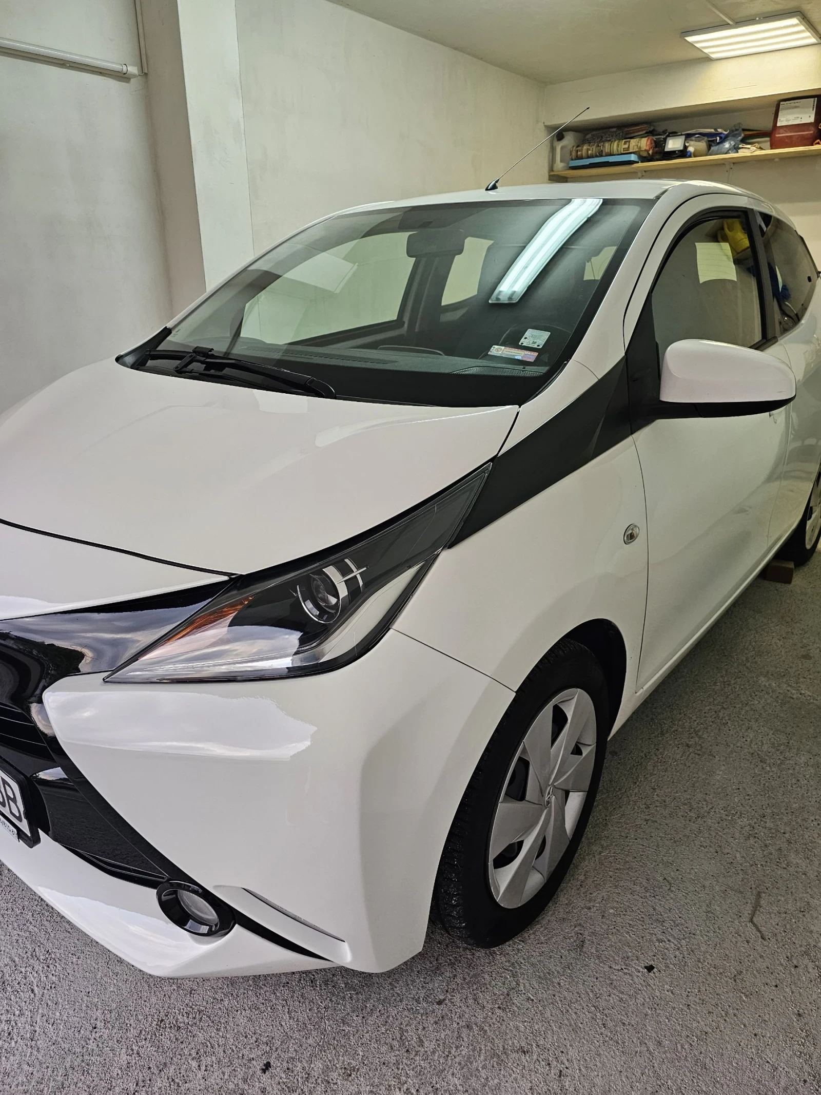 Toyota Aygo 1.0i на76516км купуван от Тойота, Габрово, снимка 3 - Автомобили и джипове - 54730914