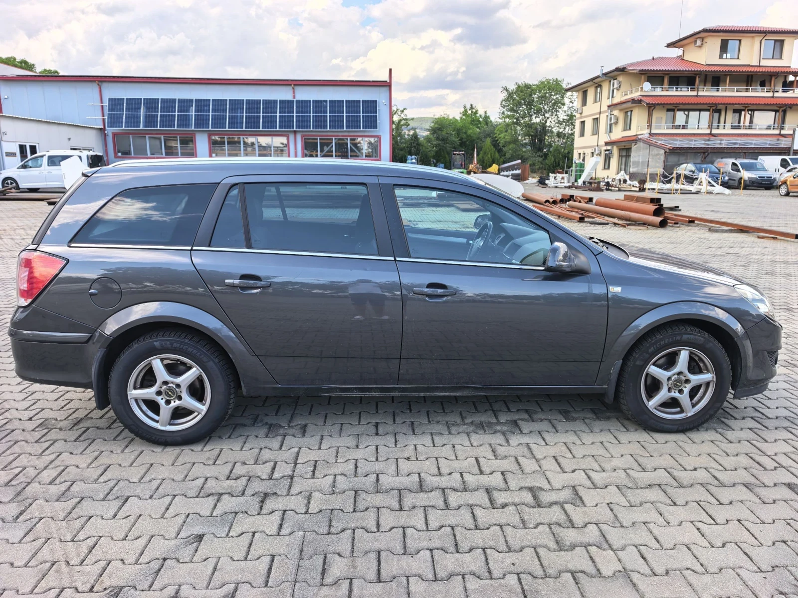 Opel Astra 2010г 1.4 90кс Бензин Без Ръжди , снимка 7 - Автомобили и джипове - 55225300