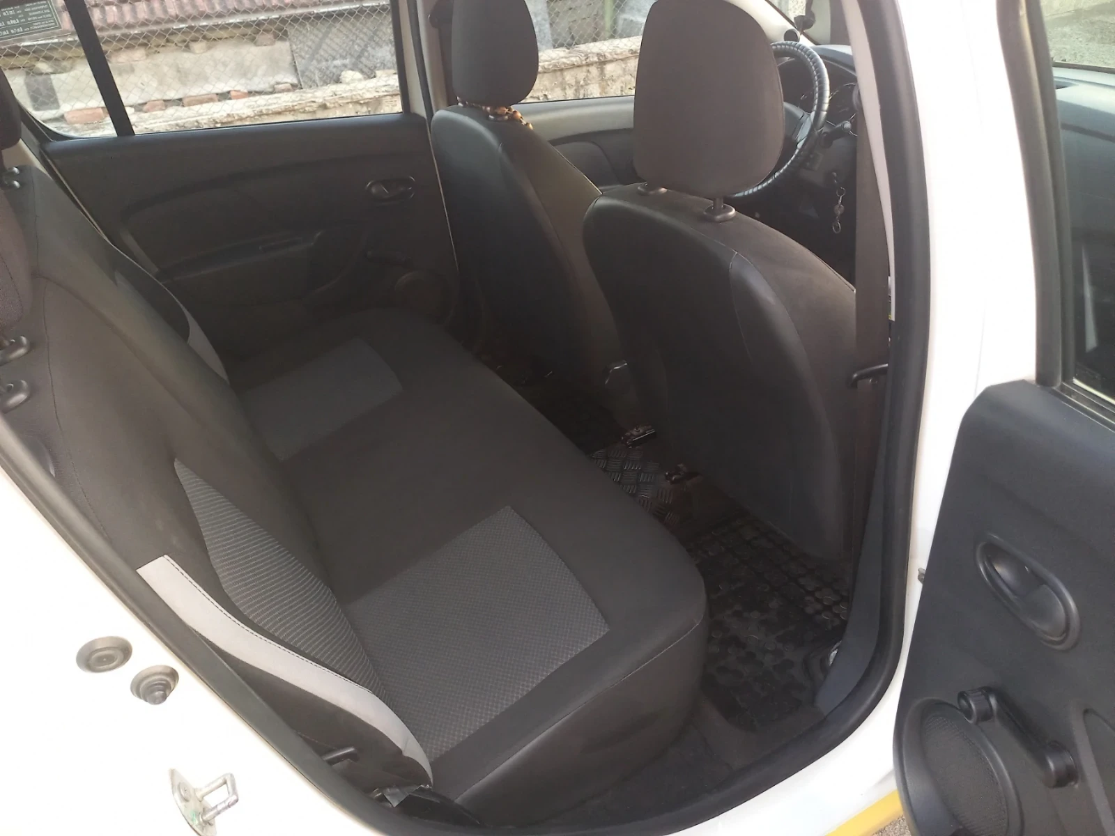 Dacia Sandero 1.2  75к.LPG, снимка 12 - Автомобили и джипове - 55646903