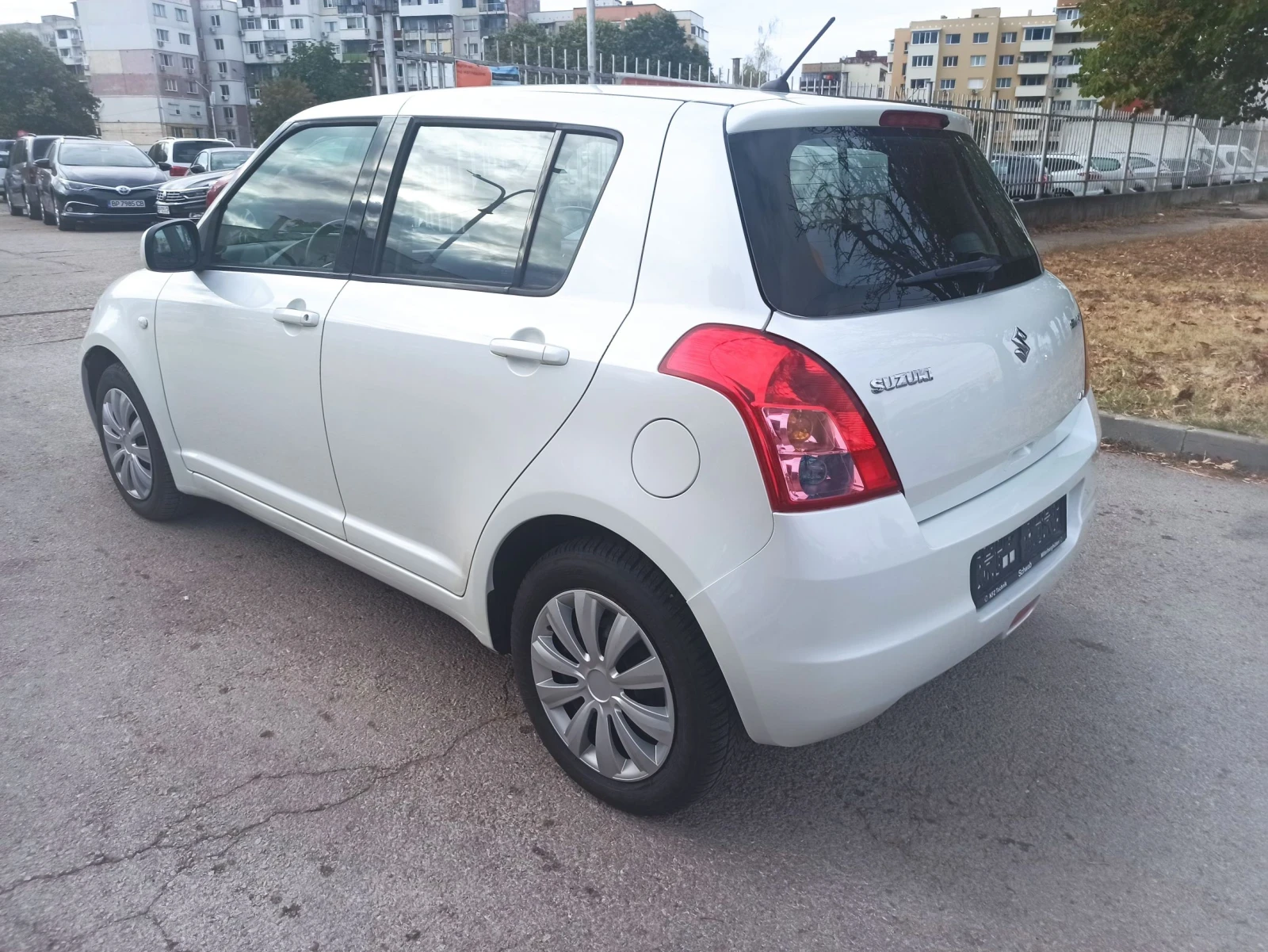 Suzuki Swift 1.3, снимка 5 - Автомобили и джипове - 56090895