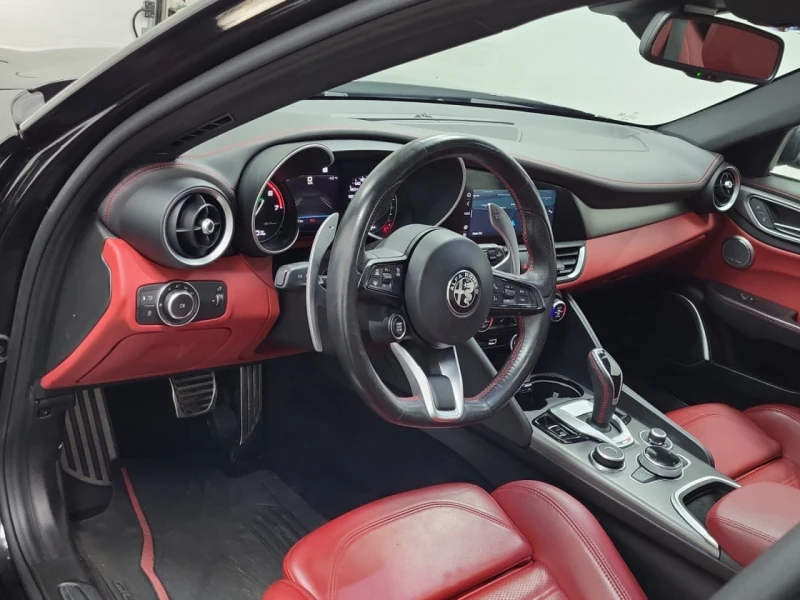 Alfa Romeo Stelvio CARFAX* АВТОФИНАНСИРАНЕ БЕЗ ПЪРВОНАЧАЛНА ВНОСКА, снимка 8 - Автомобили и джипове - 52694862