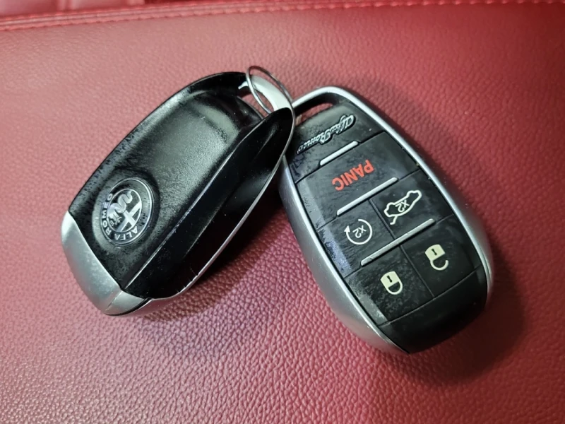 Alfa Romeo Stelvio CARFAX* АВТОФИНАНСИРАНЕ БЕЗ ПЪРВОНАЧАЛНА ВНОСКА, снимка 14 - Автомобили и джипове - 52694862