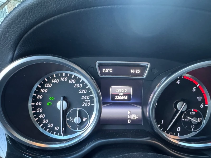 Mercedes-Benz GL 350 350 AMG, снимка 7 - Автомобили и джипове - 53209787