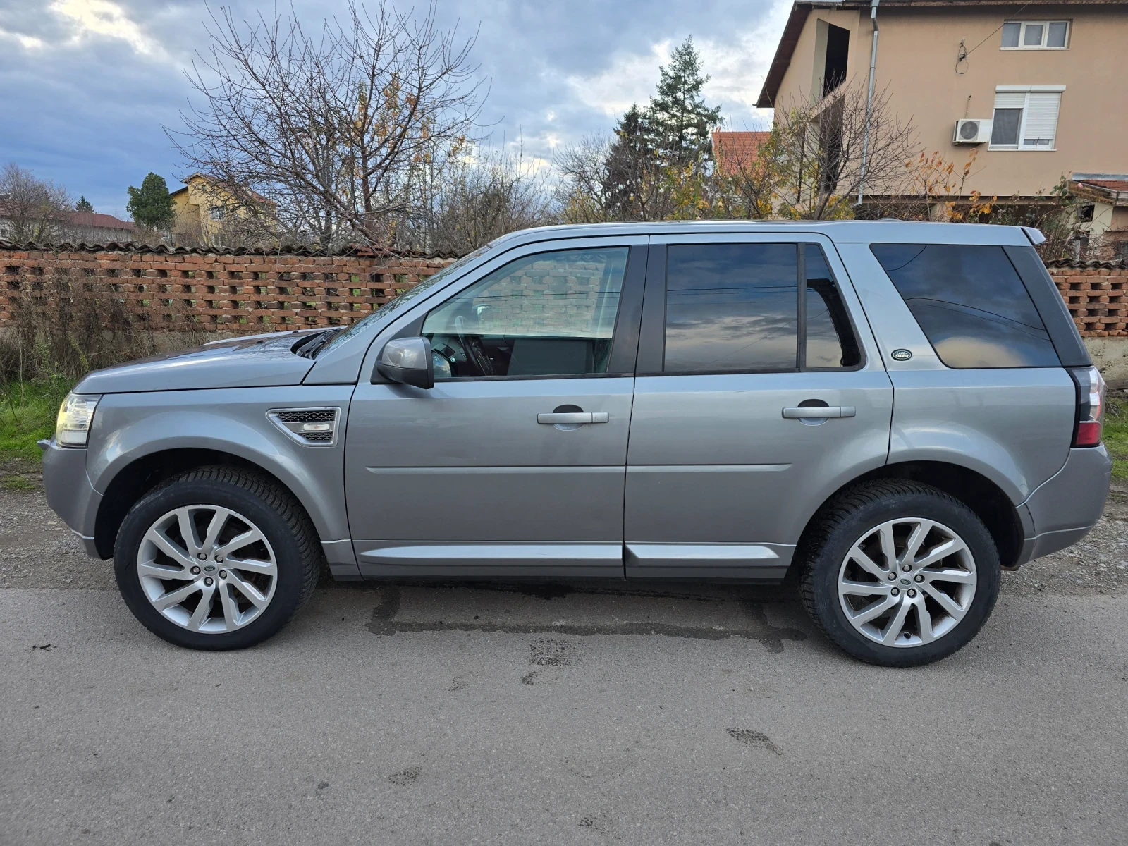 Land Rover Freelander 2.0TURBO Бензин FACELIFT - изображение 2