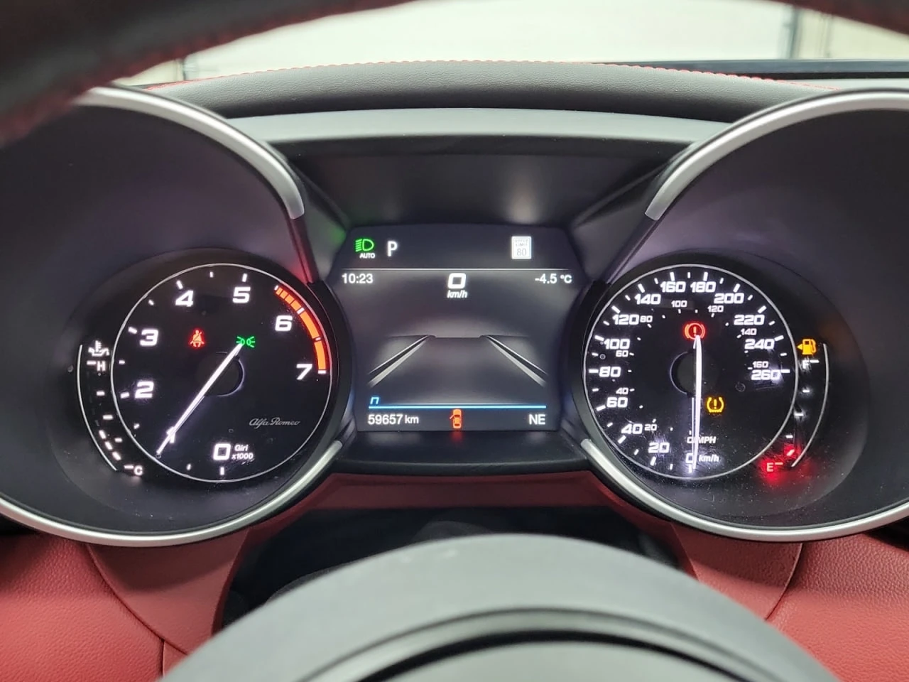 Alfa Romeo Stelvio CARFAX* АВТОФИНАНСИРАНЕ БЕЗ ПЪРВОНАЧАЛНА ВНОСКА - изображение 9