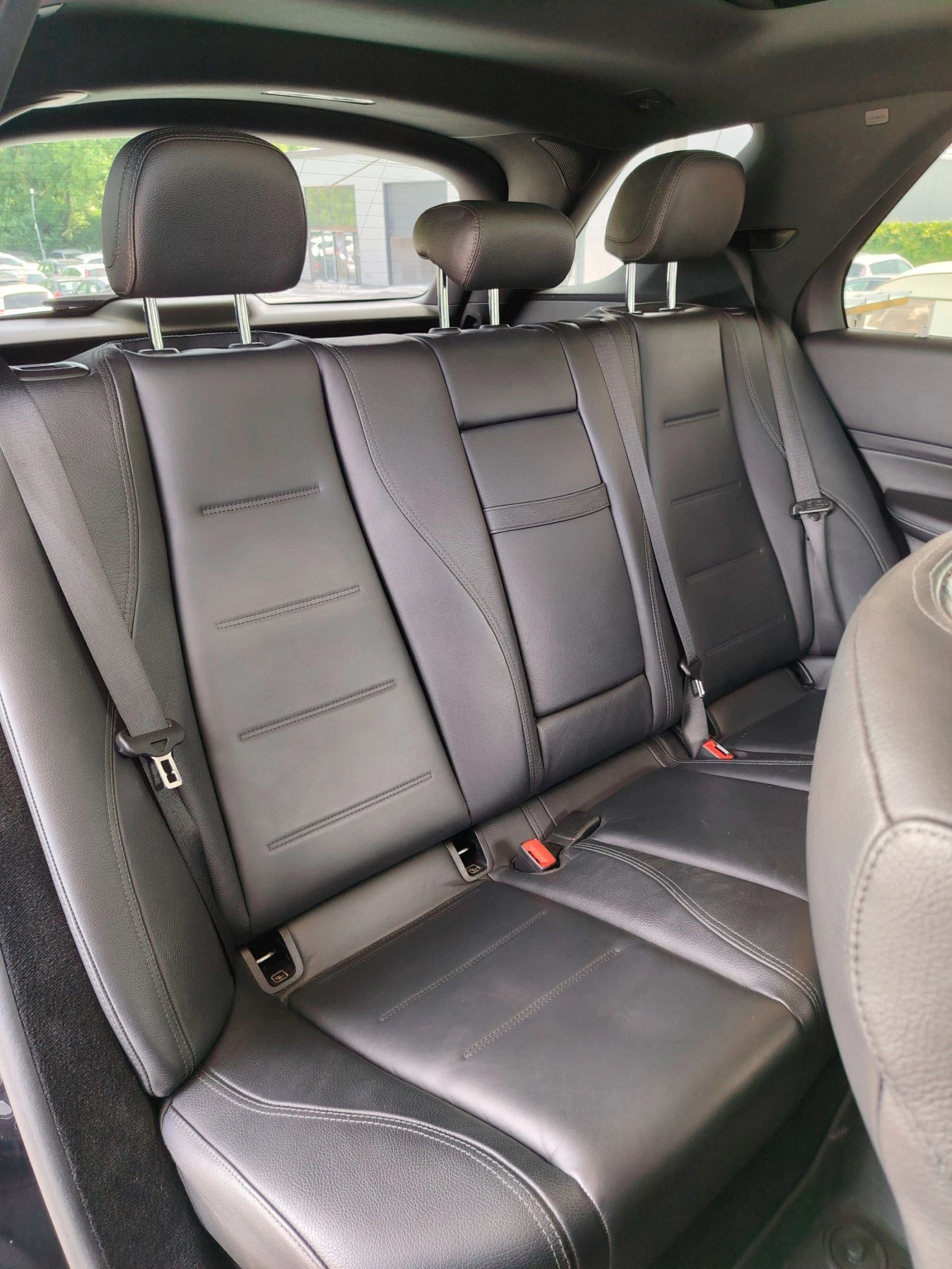 Mercedes-Benz GLE 400 400d/AMG/173х.км/Швейцария/Пълна серв. история/, снимка 10 - Автомобили и джипове - 54825438