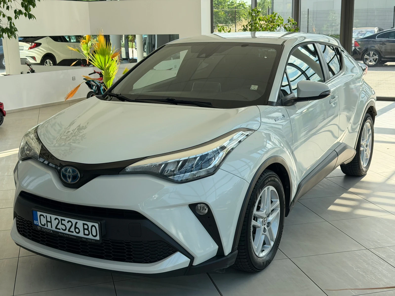 Toyota C-HR КАТО НОВА= ОБСЛУЖЕНА, снимка 3 - Автомобили и джипове - 55058367