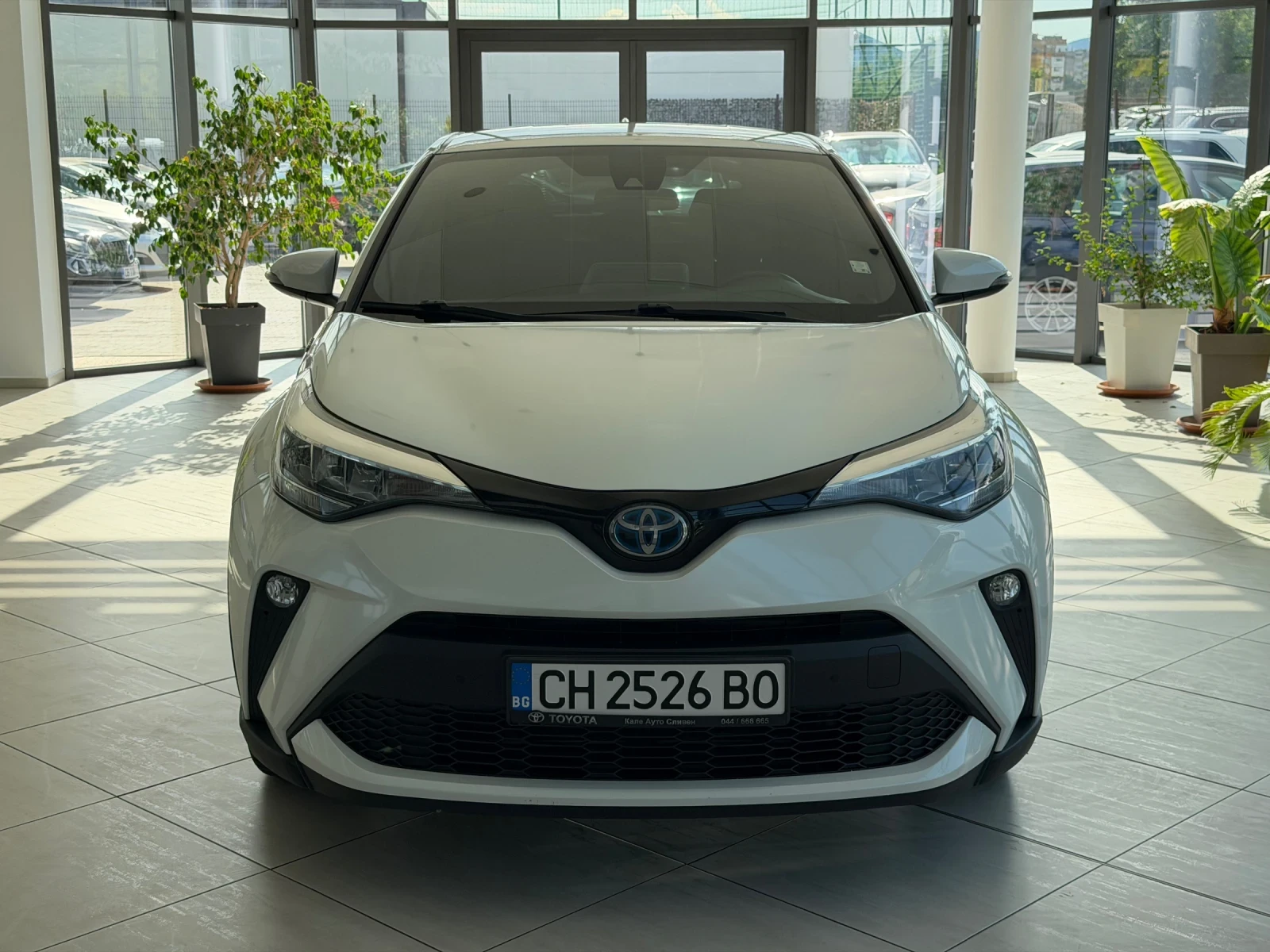 Toyota C-HR КАТО НОВА= ОБСЛУЖЕНА, снимка 2 - Автомобили и джипове - 55058367