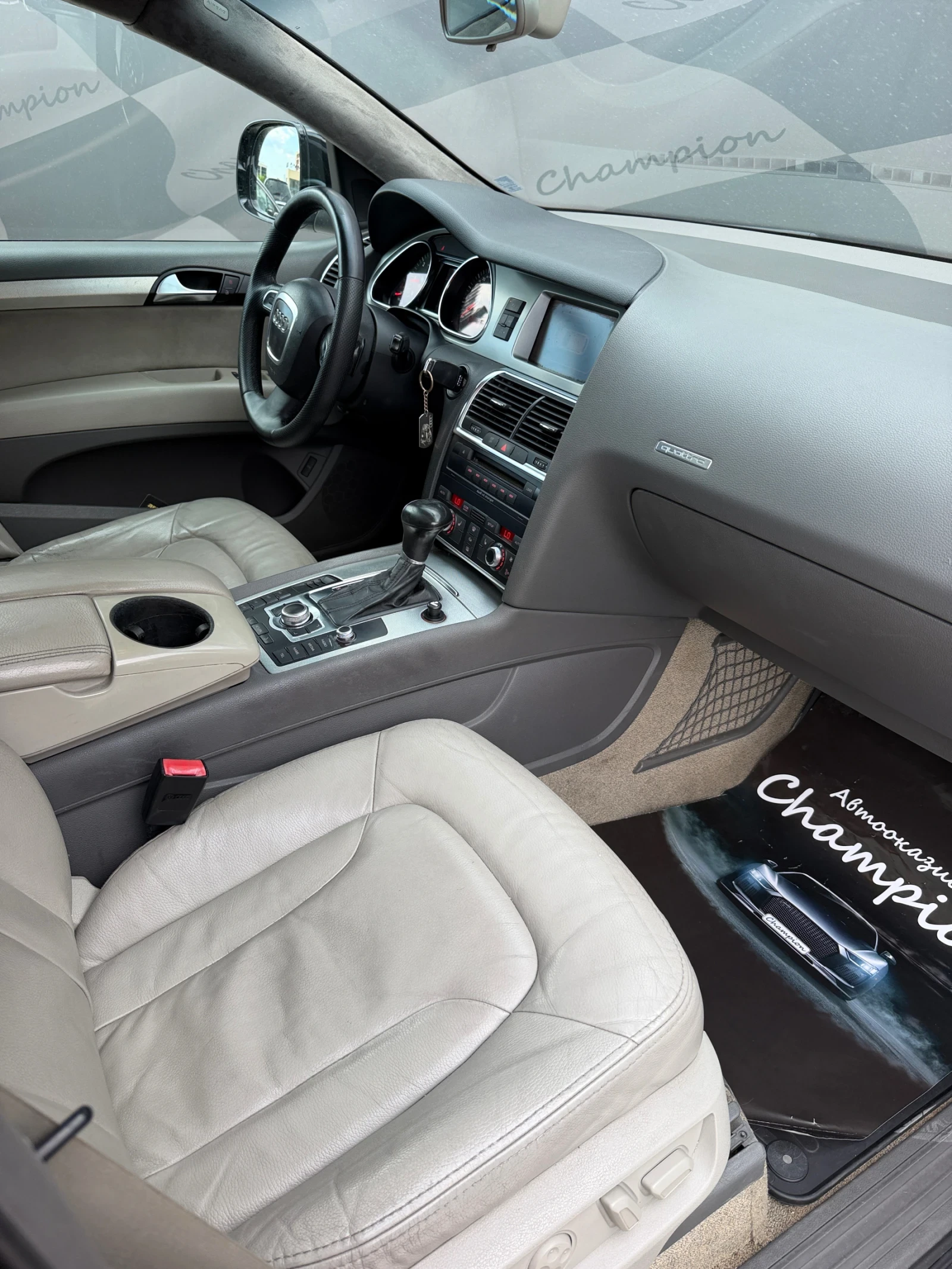 Audi Q7 7 местен, снимка 14 - Автомобили и джипове - 55214264