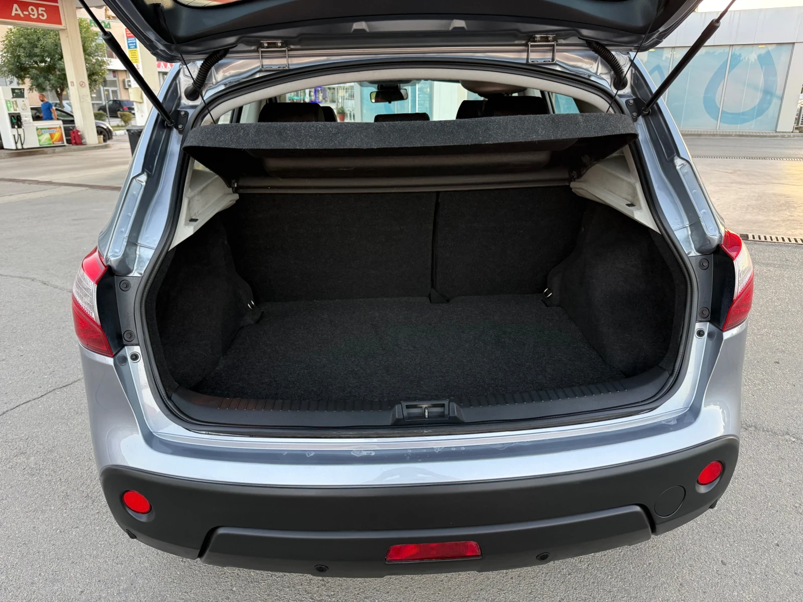 Nissan Qashqai 1.6 Face Lift, снимка 15 - Автомобили и джипове - 55985161
