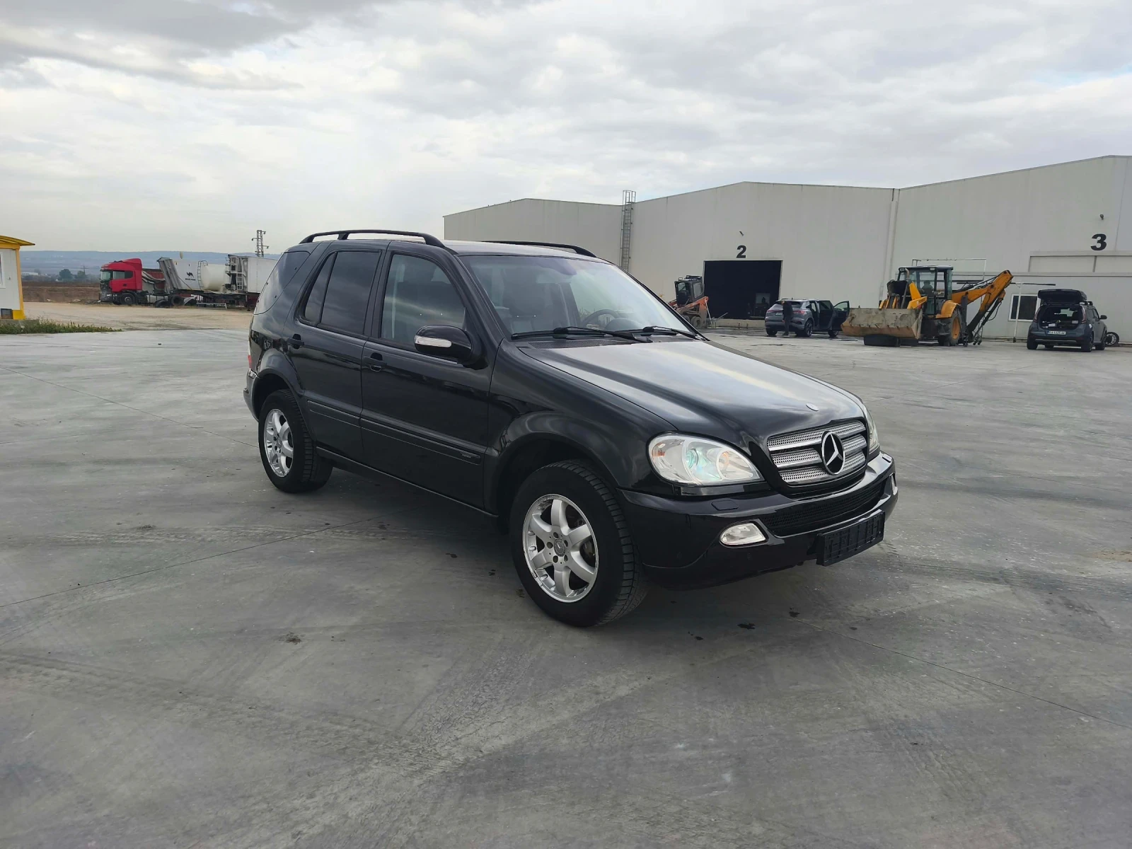 Mercedes-Benz ML ML350i, снимка 7 - Автомобили и джипове - 56616190