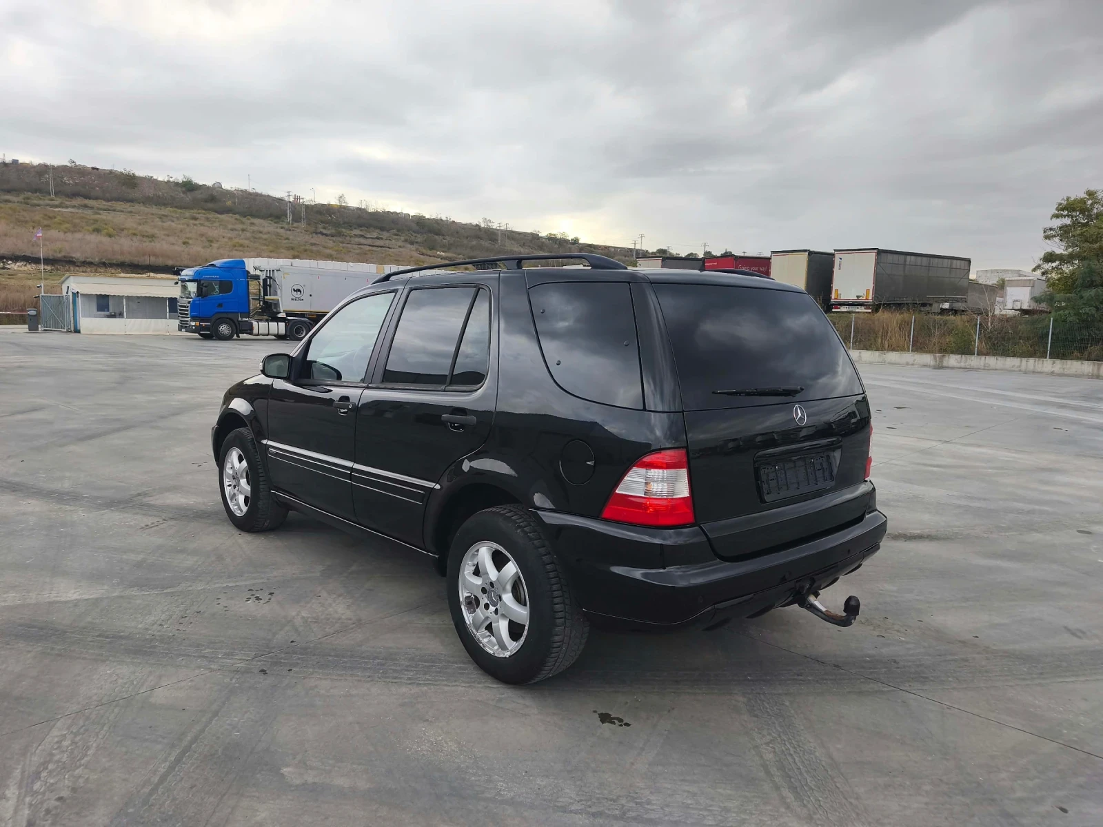 Mercedes-Benz ML ML350i, снимка 3 - Автомобили и джипове - 56616190