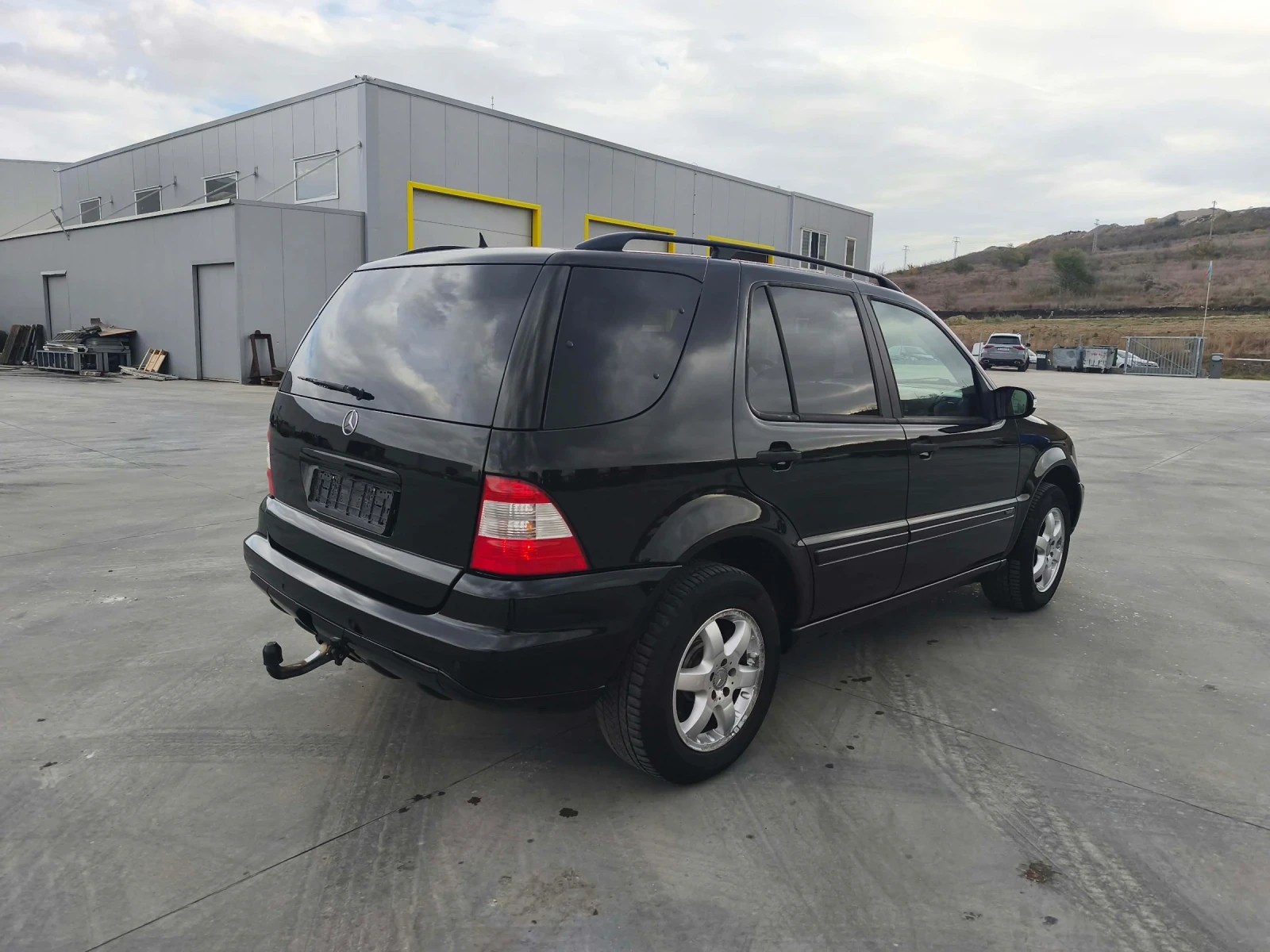 Mercedes-Benz ML ML350i, снимка 4 - Автомобили и джипове - 56616190