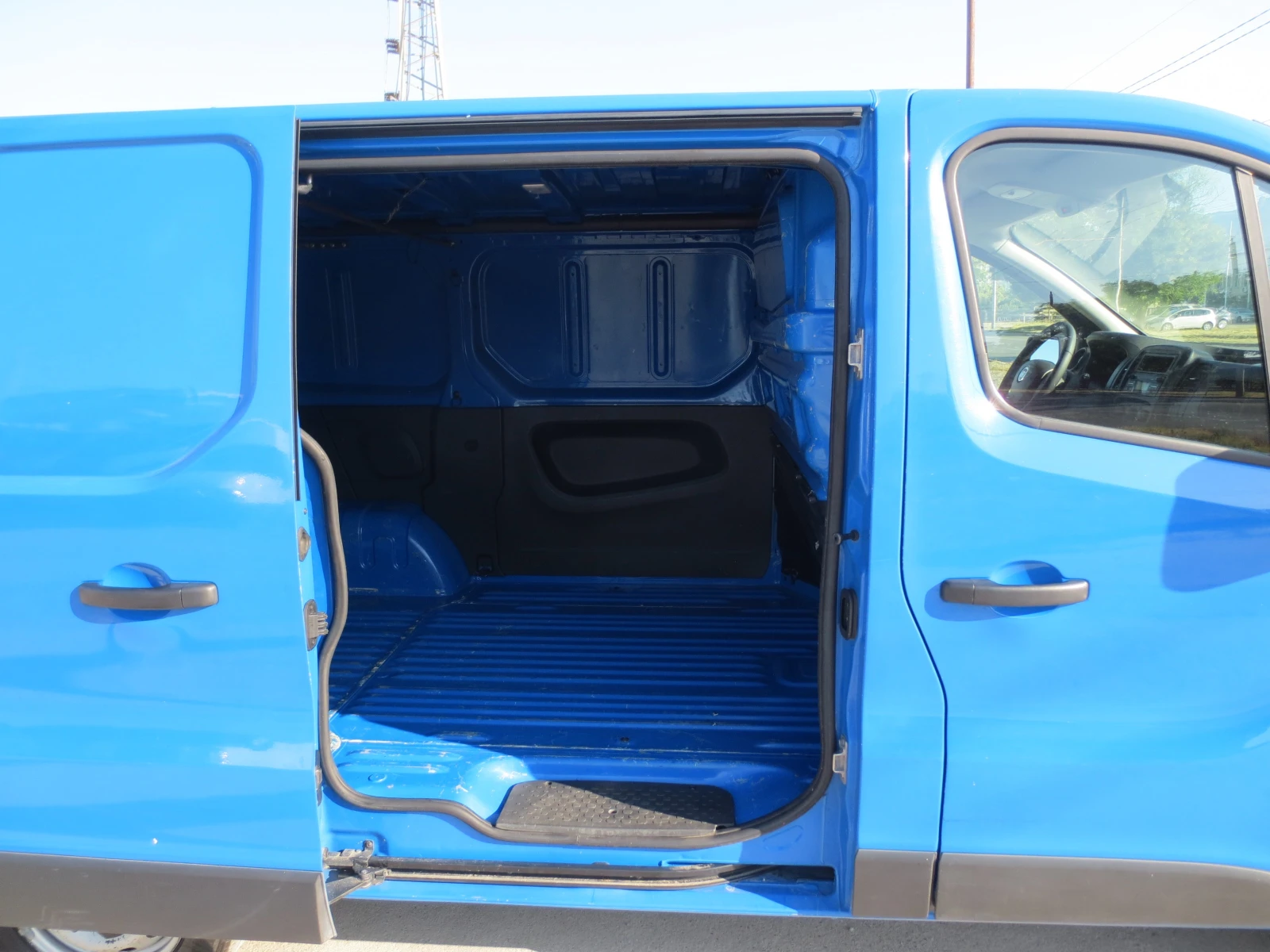 Renault Trafic 1.6 dci, снимка 14 - Бусове и автобуси - 55610334