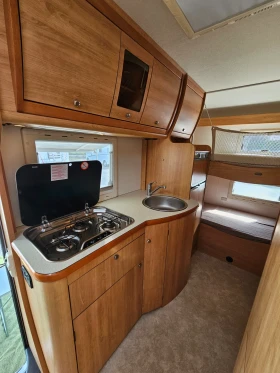 Кемпер Laika X700 Два климатика, солари, инвертор!, снимка 9