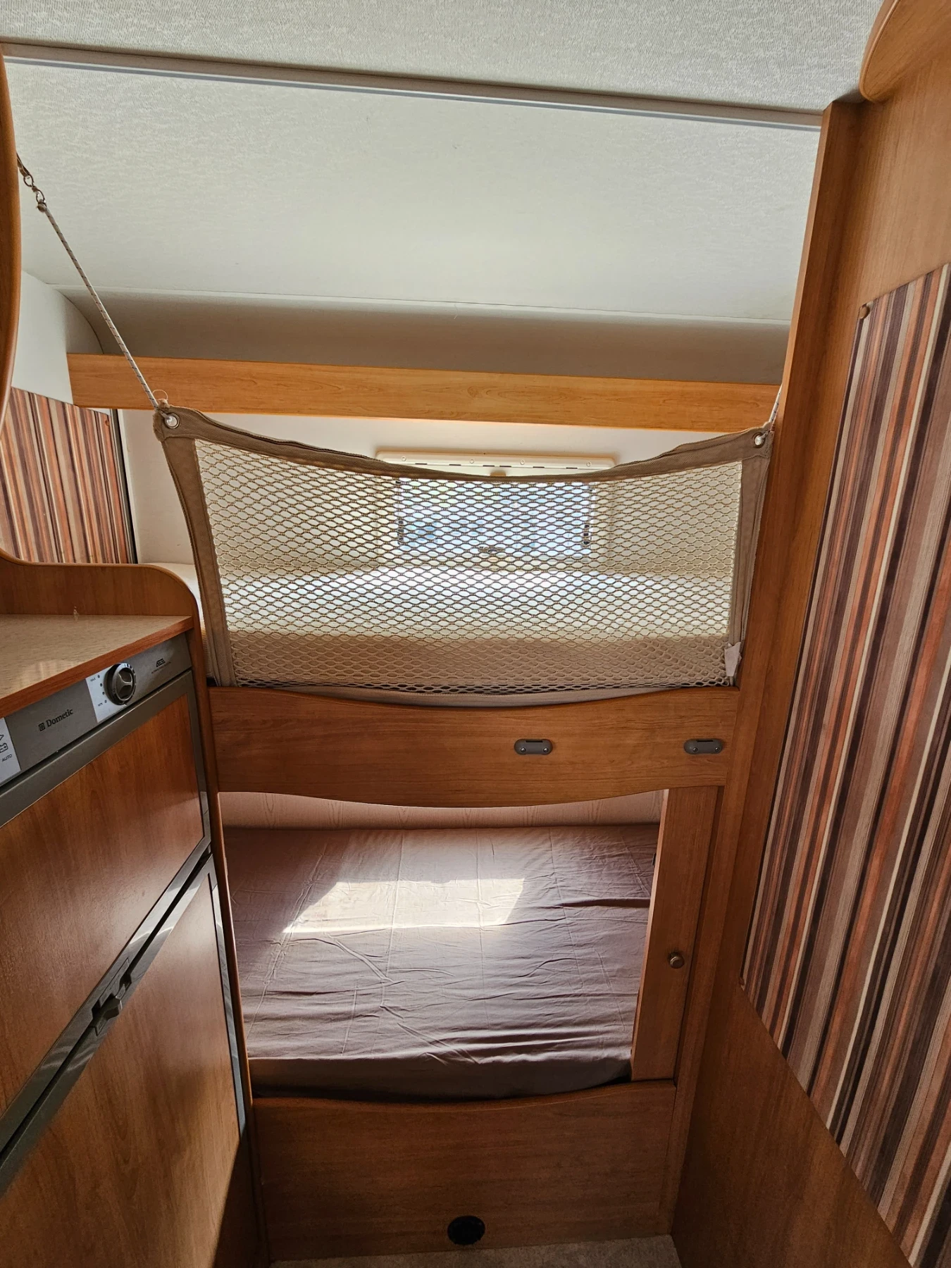 Кемпер Laika X700 Два климатика, солари, инвертор! - изображение 8