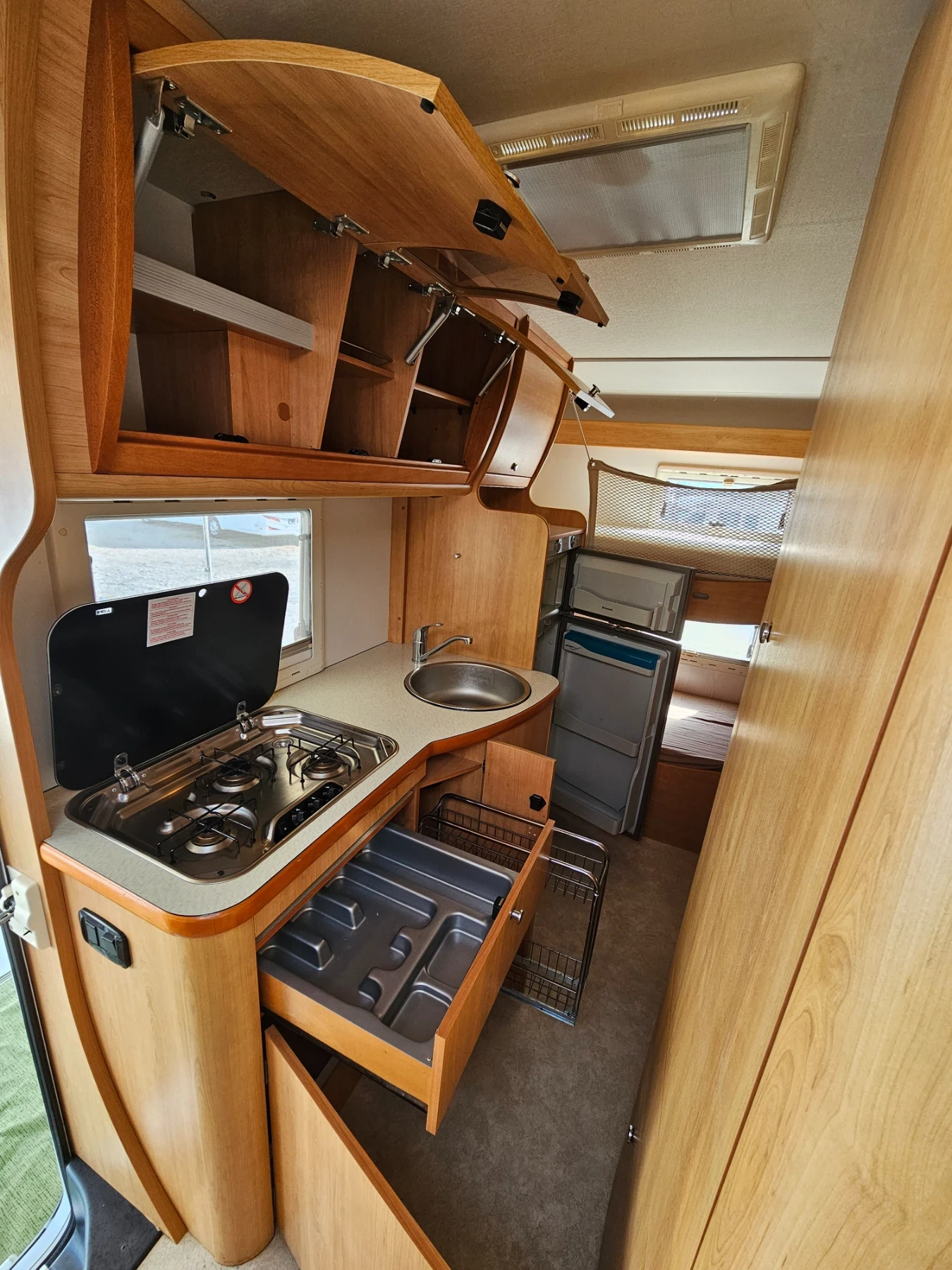 Кемпер Laika X700 Два климатика, солари, инвертор! - изображение 10